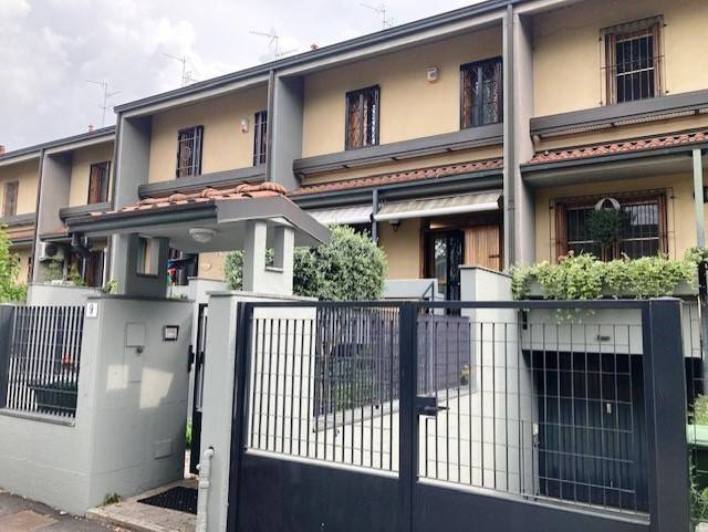 casa indipendente in affitto a Segrate in zona Redecesio