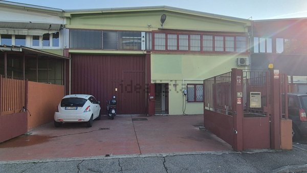 locale di sgombero in affitto a Segrate in zona Novegro