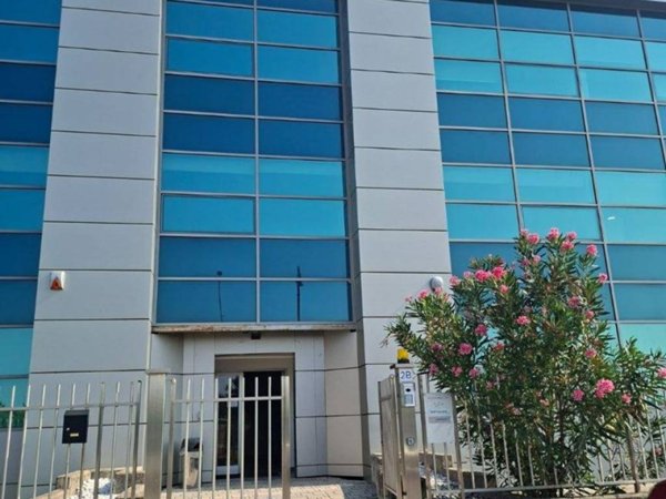 ufficio in affitto a Segrate in zona Redecesio