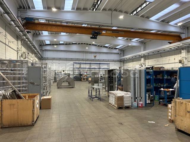 locale commerciale in affitto a Senago