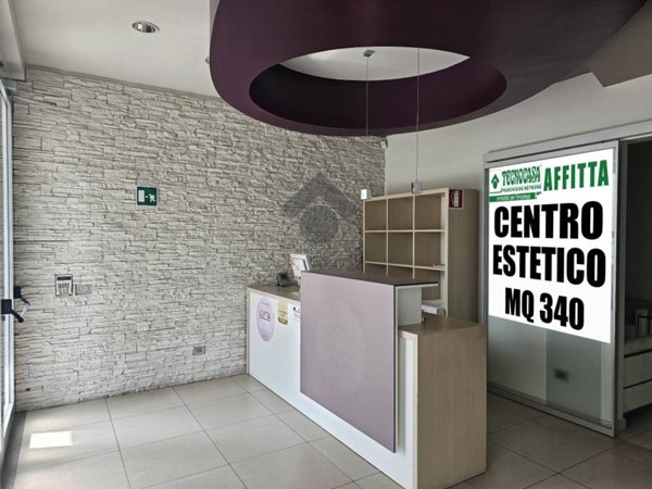 negozio in affitto a Senago