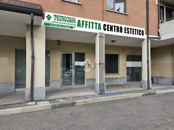 negozio in affitto a Senago