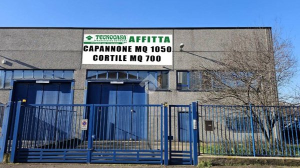 locale commerciale in affitto a Senago