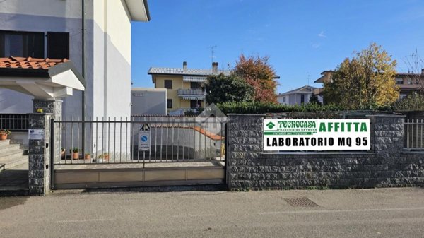 casa indipendente in affitto a Senago