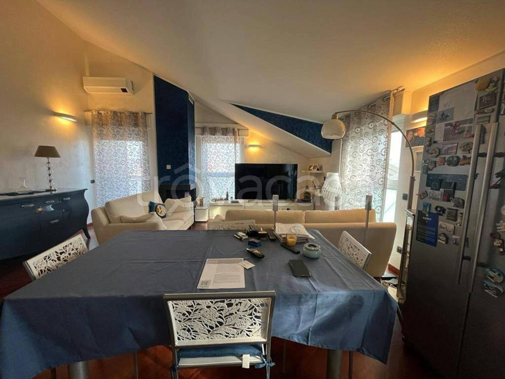 appartamento in affitto a Sesto San Giovanni in zona Rondinella