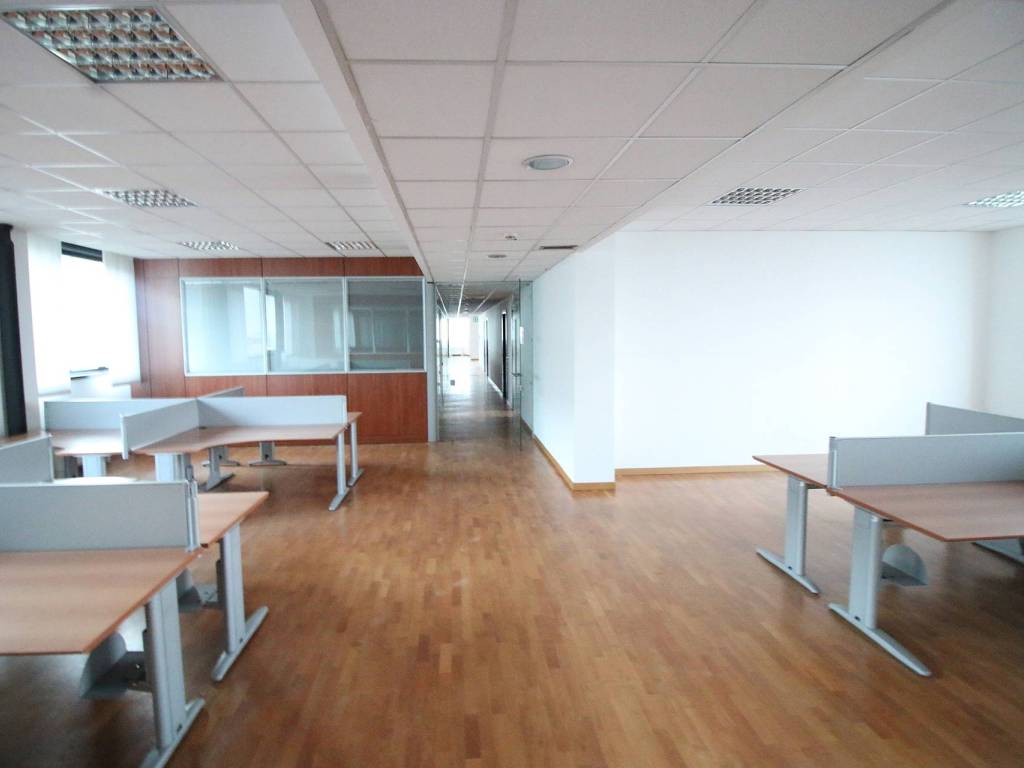 ufficio in affitto a Sesto San Giovanni in zona Pelucca/Villaggio Falck