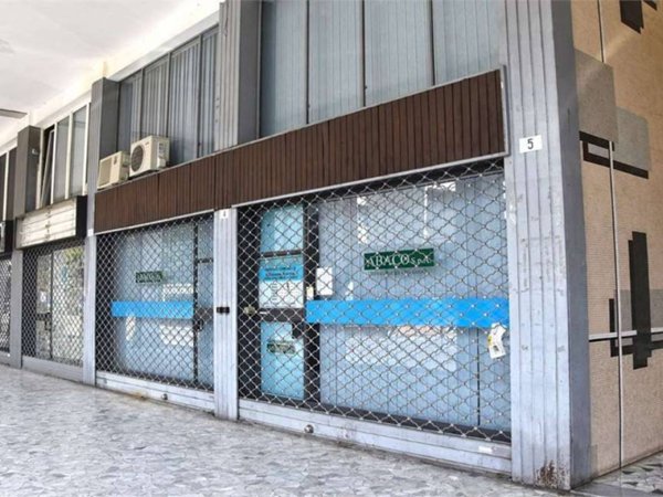 negozio in affitto a Sesto San Giovanni