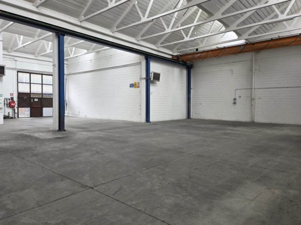 locale commerciale in affitto a Sesto San Giovanni