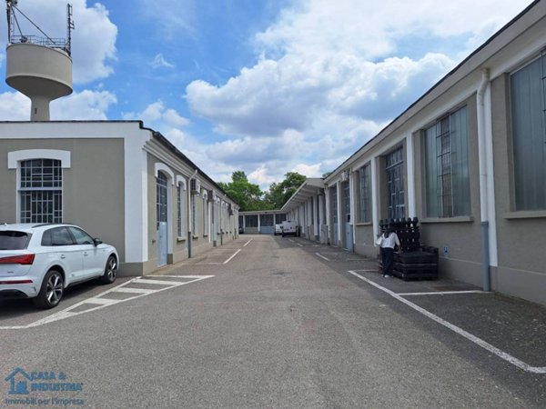 locale commerciale in affitto a Sesto San Giovanni