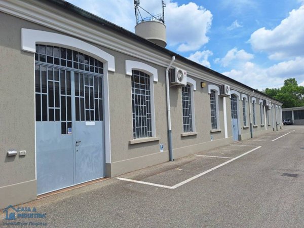 locale commerciale in affitto a Sesto San Giovanni