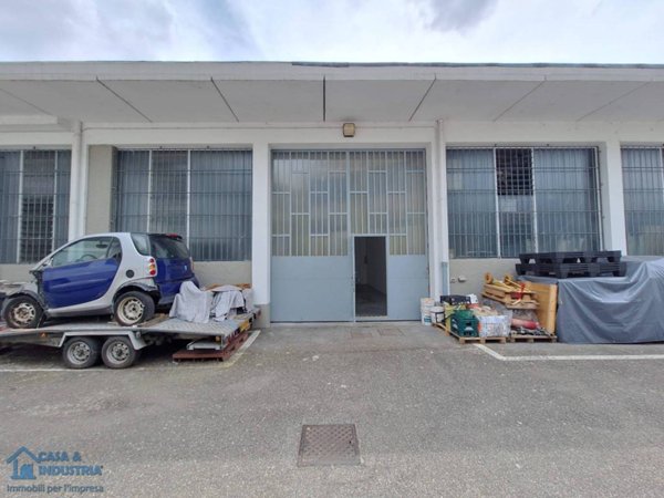 locale commerciale in affitto a Sesto San Giovanni