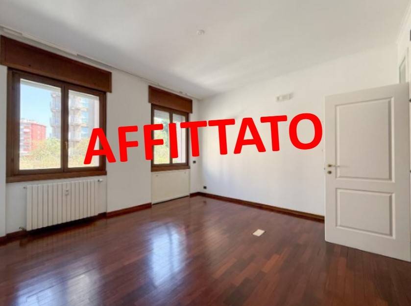 negozio in affitto a Sesto San Giovanni in zona Rondò/Torretta