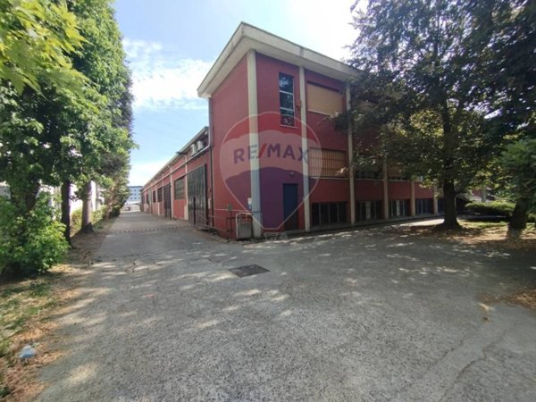 locale commerciale in affitto a Sesto San Giovanni