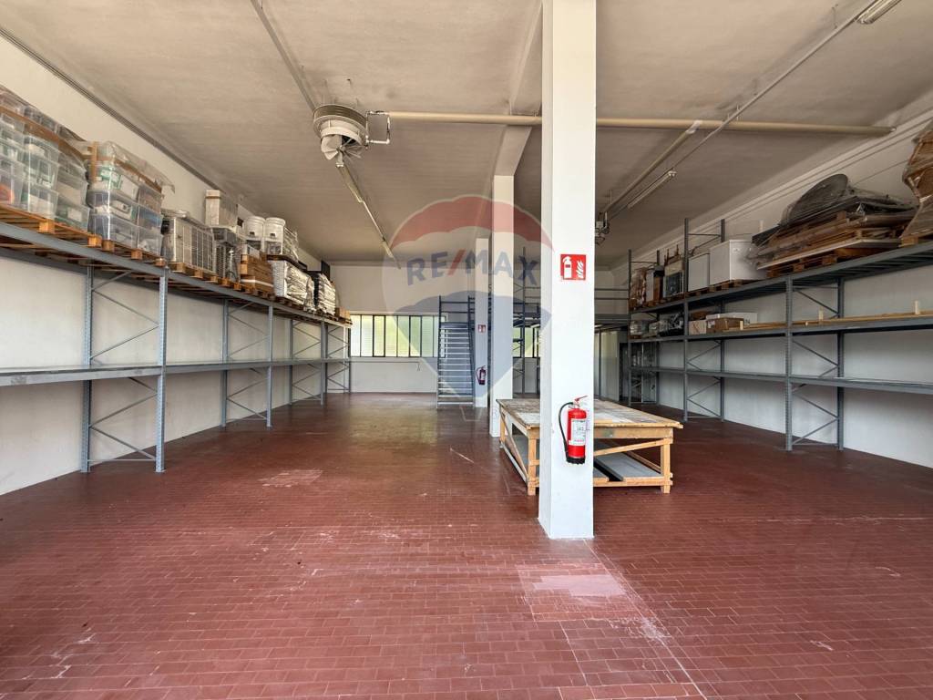 locale commerciale in affitto a Sesto San Giovanni