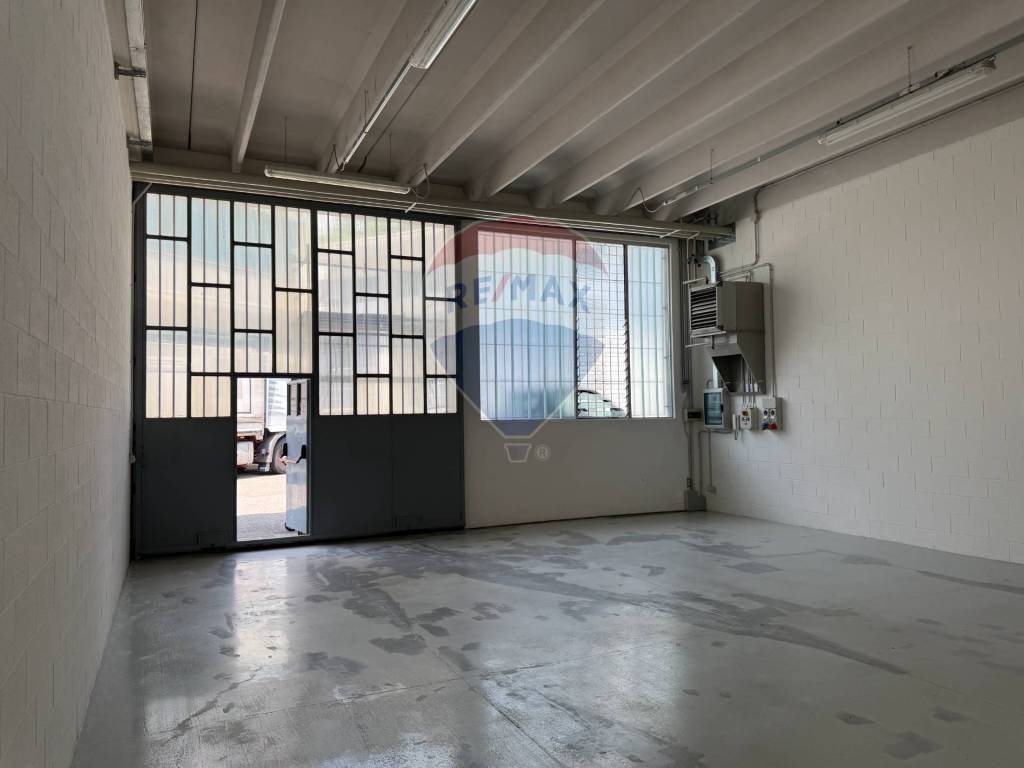 locale commerciale in affitto a Sesto San Giovanni