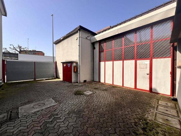 locale commerciale in affitto a Sesto San Giovanni in zona Rondinella