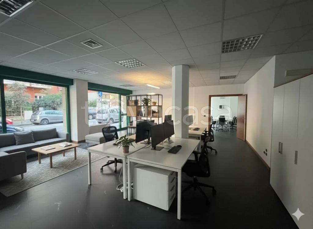 ufficio in affitto a Sesto San Giovanni in zona Rondò/Torretta