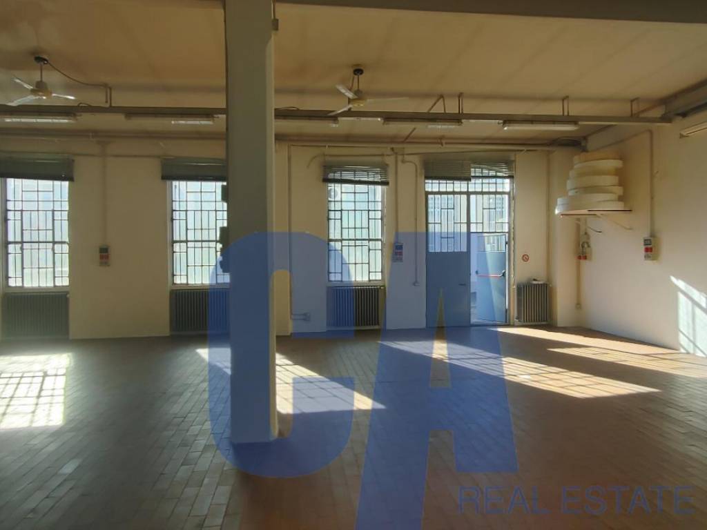 locale commerciale a Sesto San Giovanni in zona Pelucca/Villaggio Falck