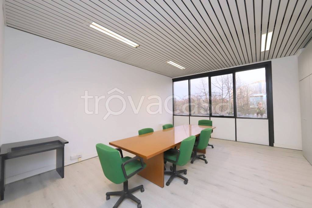 ufficio in affitto a Sesto San Giovanni in zona Rondò/Torretta