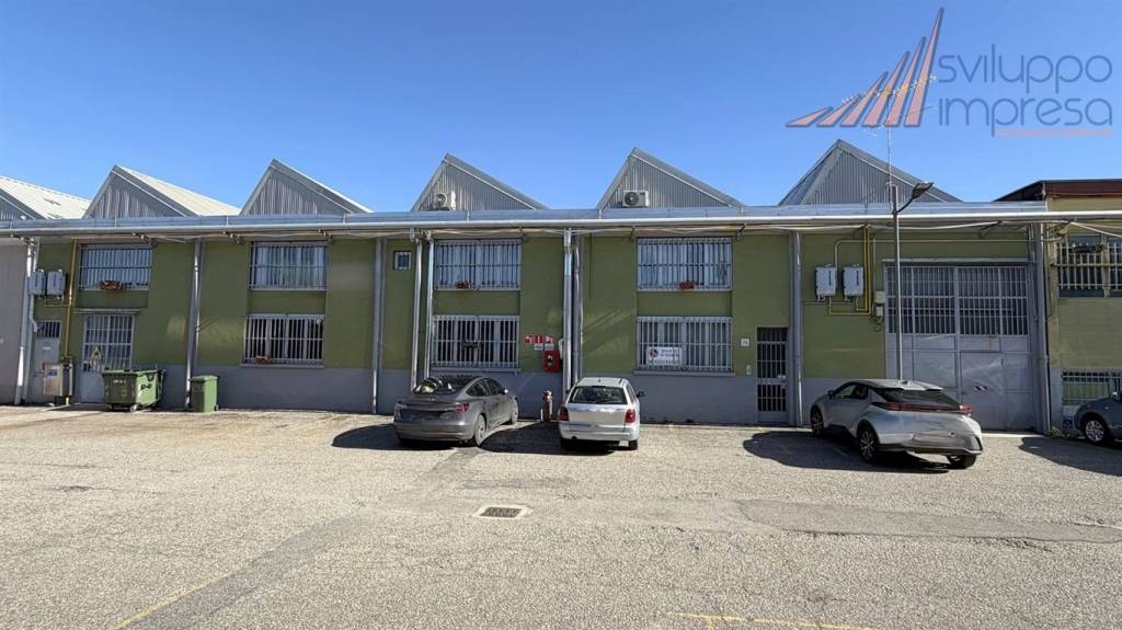 locale commerciale in affitto a Sesto San Giovanni