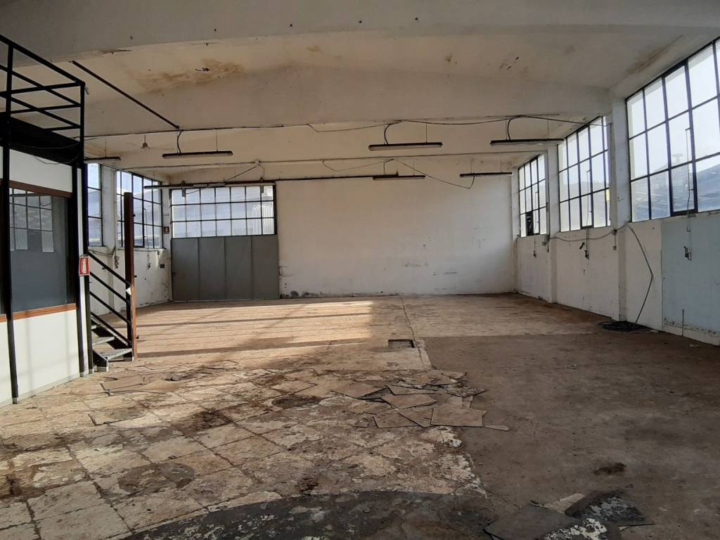 locale commerciale in affitto a Sesto San Giovanni