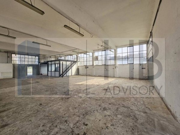 locale commerciale in affitto a Sesto San Giovanni