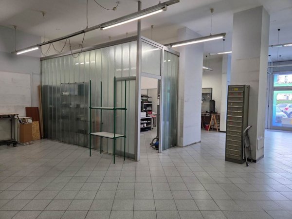 locale commerciale in affitto a Sesto San Giovanni in zona Rondò/Torretta