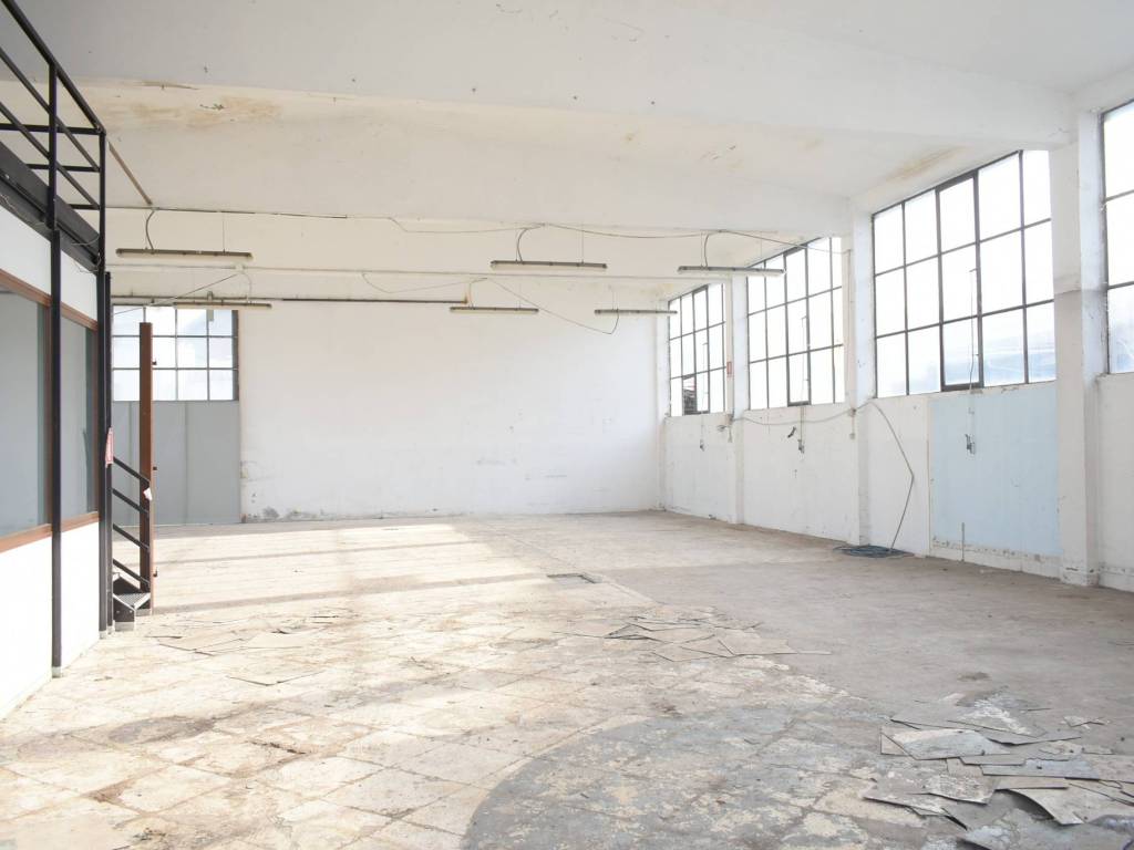 locale commerciale in affitto a Sesto San Giovanni