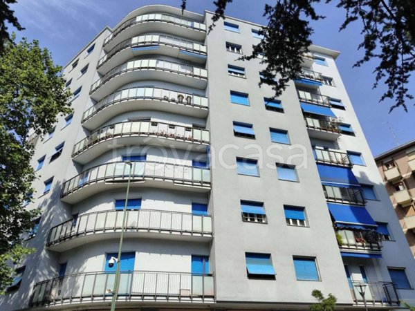 appartamento in affitto a Sesto San Giovanni in zona Rondinella