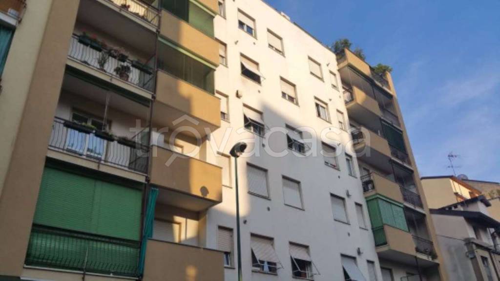 appartamento in affitto a Sesto San Giovanni in zona Rondò/Torretta