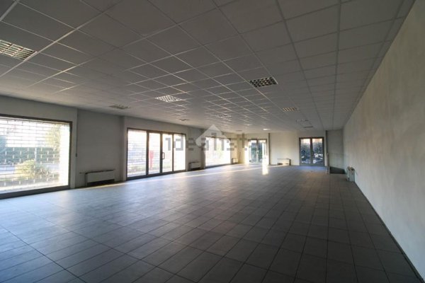 locale di sgombero in affitto a Settala