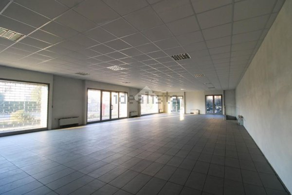 locale di sgombero in affitto a Settala