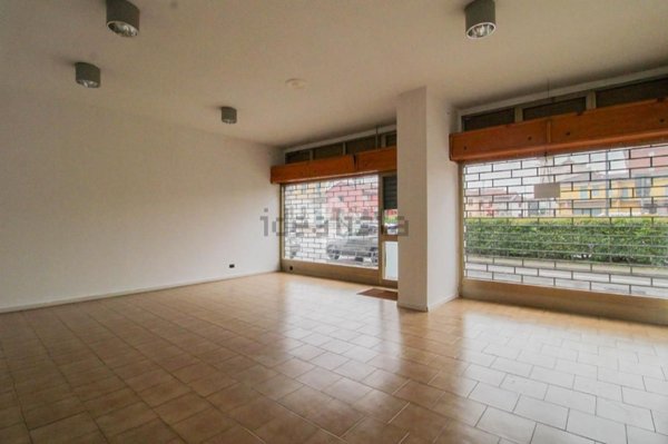 negozio in affitto a Settala