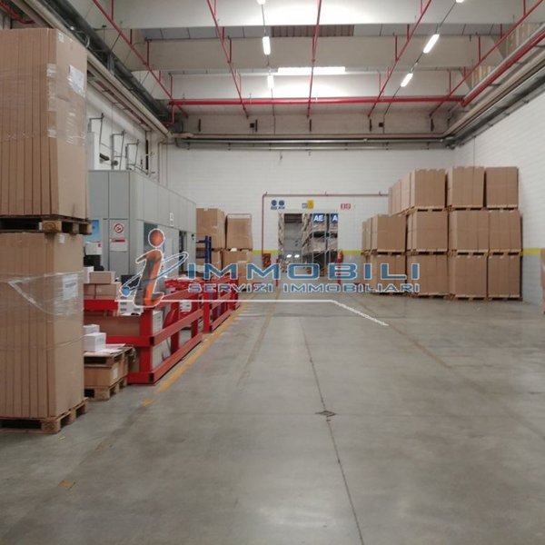 locale di sgombero in affitto a Settala