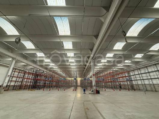 locale commerciale in affitto a Settala in zona Caleppio