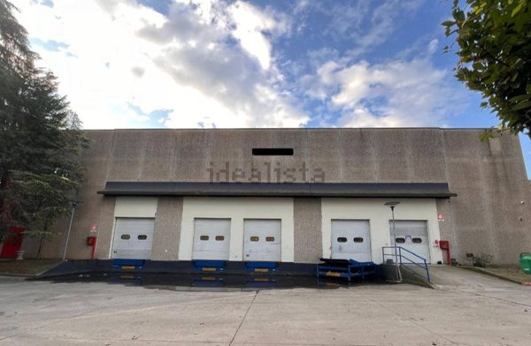 locale di sgombero in affitto a Settala