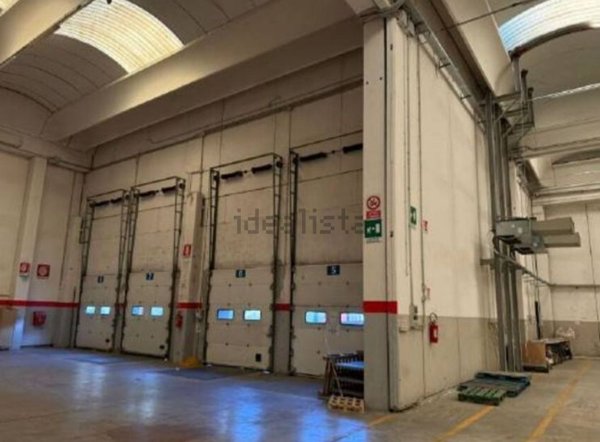 locale di sgombero in affitto a Settala