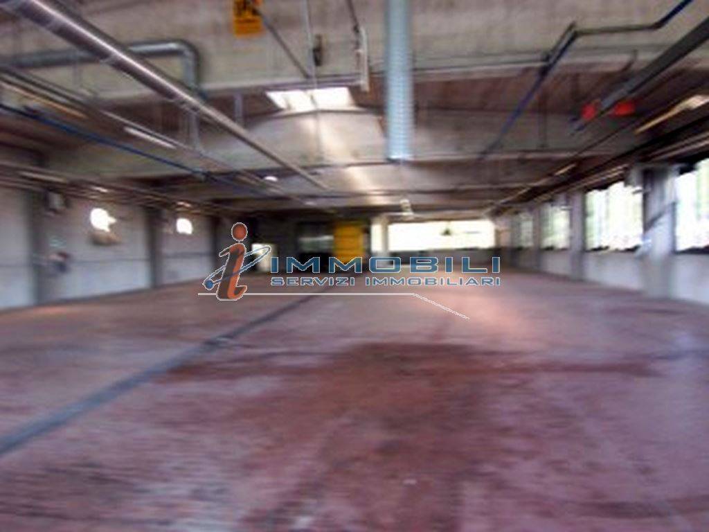 locale commerciale in affitto a Settala in zona Caleppio