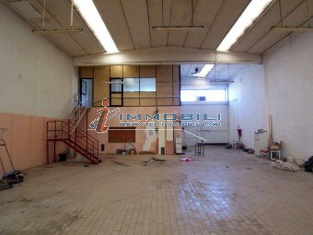locale commerciale in affitto a Settala in zona Caleppio