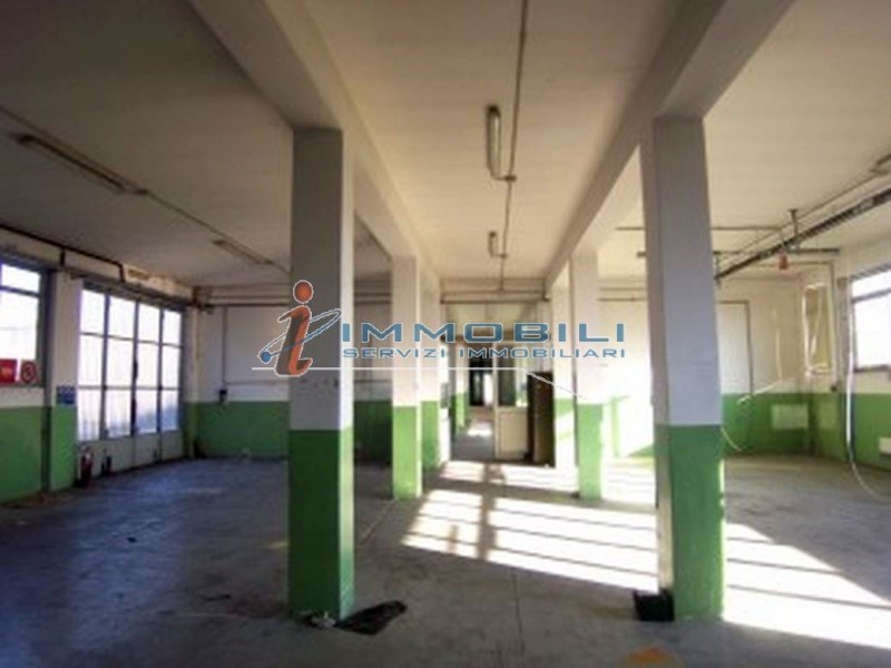 locale commerciale in affitto a Settala