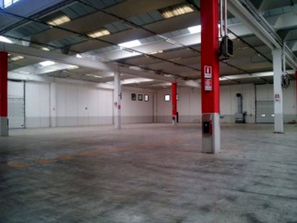 locale commerciale in affitto a Settala