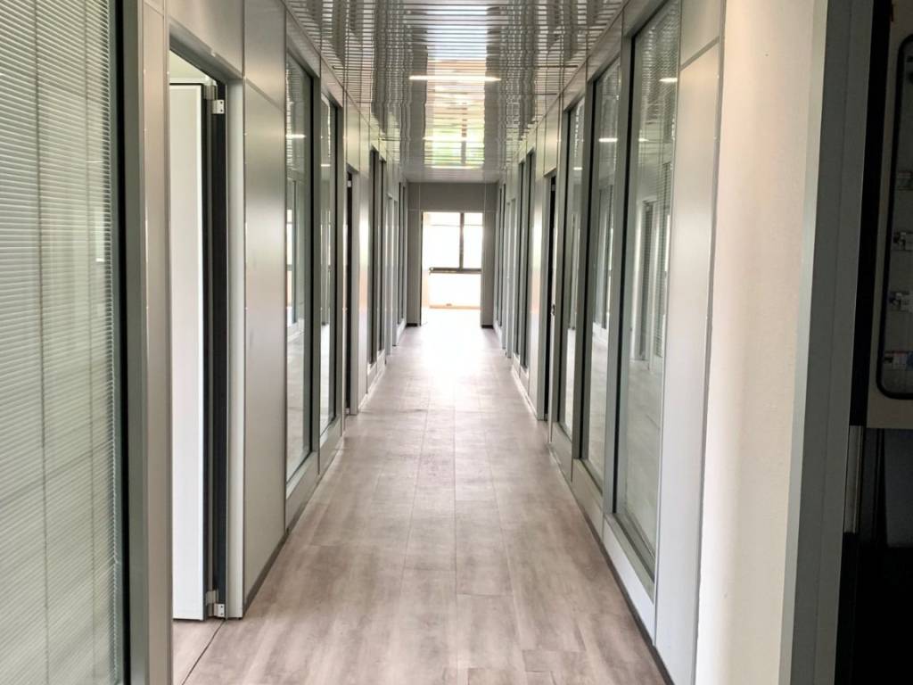 ufficio in affitto a Settimo Milanese in zona Villaggio Cavour
