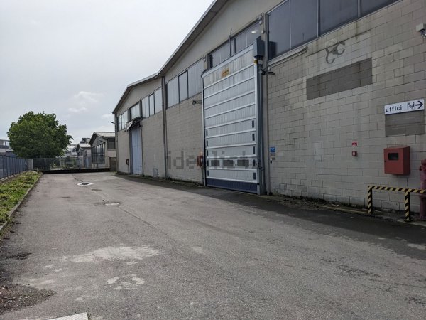 capannone in affitto a Settimo Milanese