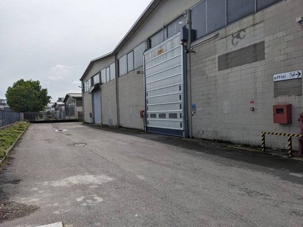 capannone in affitto a Settimo Milanese