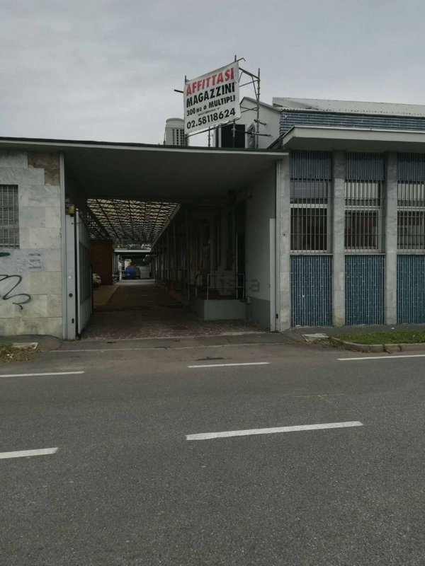 locale di sgombero in affitto a Settimo Milanese