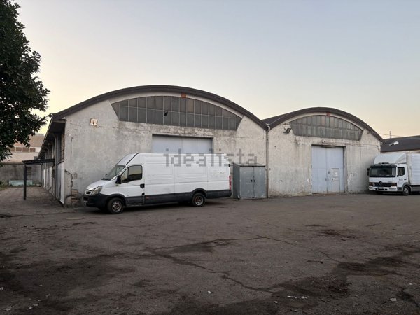 capannone in affitto a Settimo Milanese
