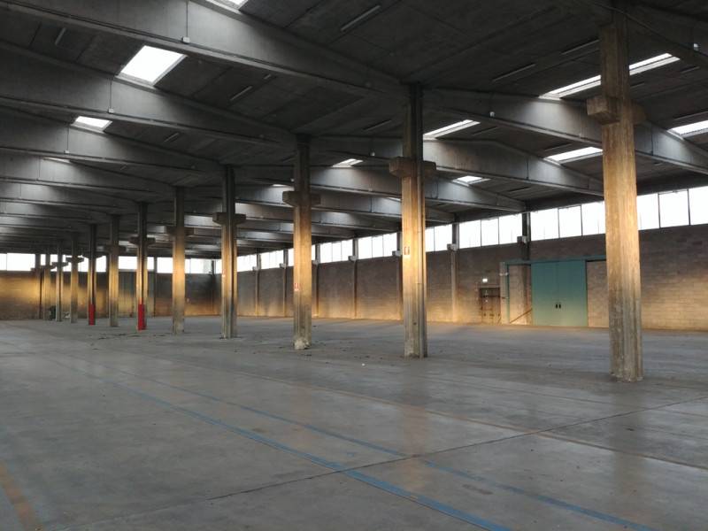 locale di sgombero in affitto a Settimo Milanese