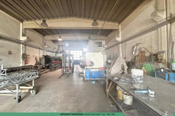 locale commerciale in affitto a Settimo Milanese