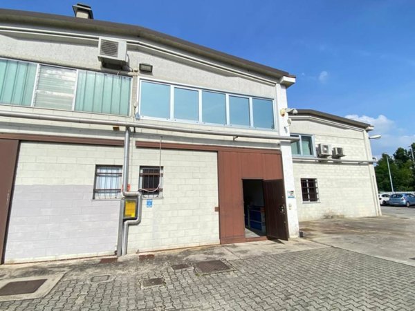 locale commerciale in affitto a Settimo Milanese in zona Seguro