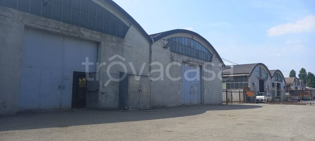 locale commerciale in affitto a Settimo Milanese in zona Seguro